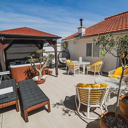 Downtown Luxury Apartments With Hot Tub Водице Номер фото