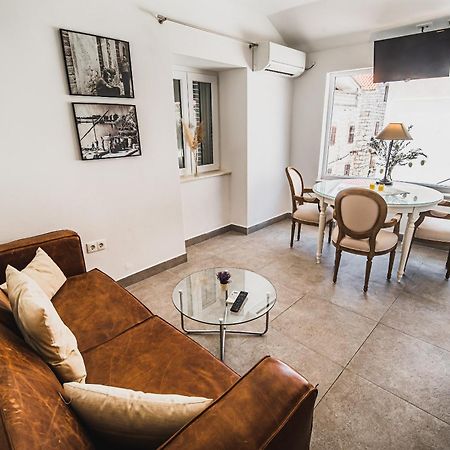 Downtown Luxury Apartments With Hot Tub Водице Номер фото