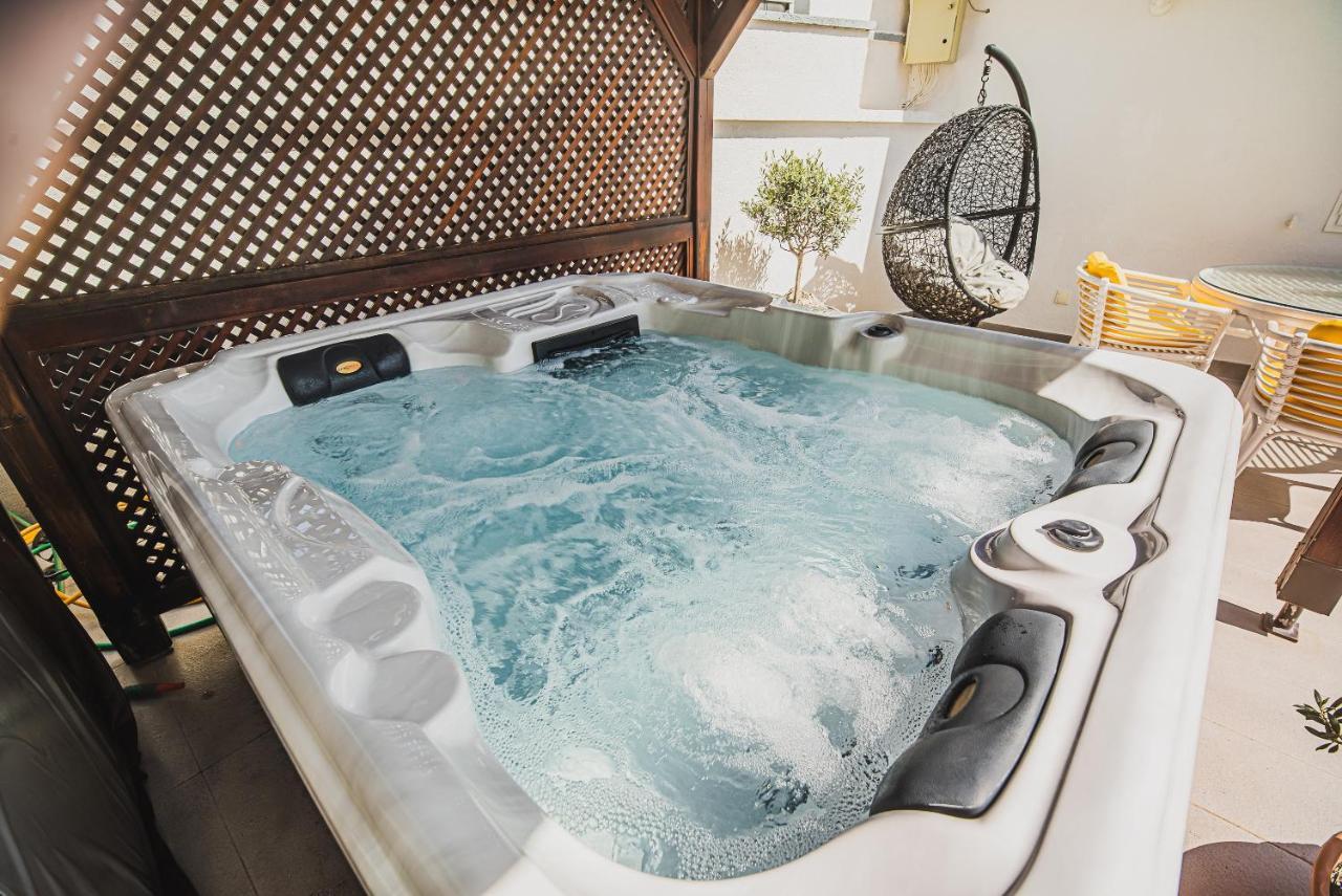 Downtown Luxury Apartments With Hot Tub Водице Екстер'єр фото