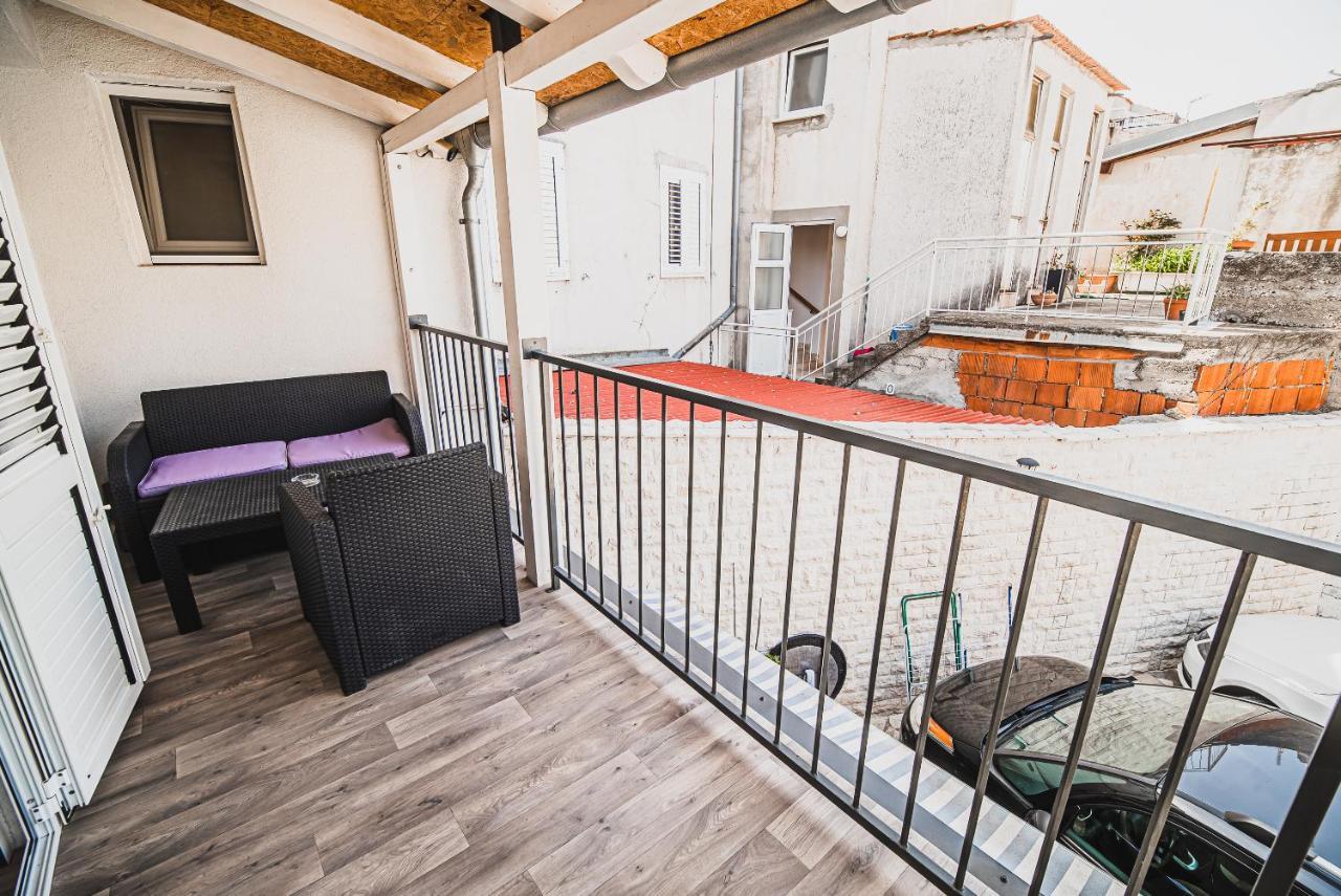 Downtown Luxury Apartments With Hot Tub Водице Екстер'єр фото