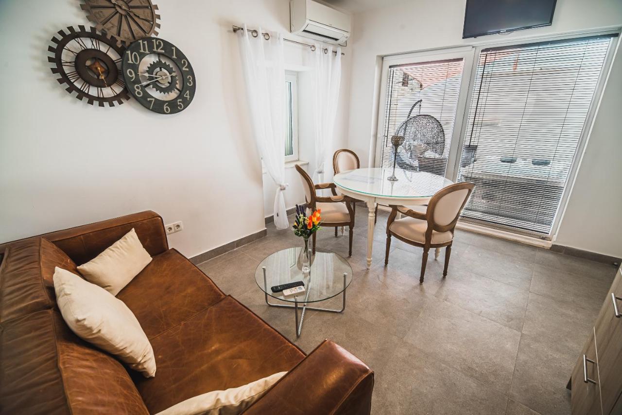 Downtown Luxury Apartments With Hot Tub Водице Екстер'єр фото