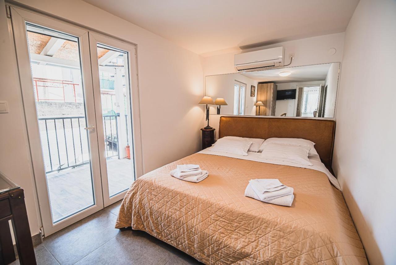 Downtown Luxury Apartments With Hot Tub Водице Екстер'єр фото
