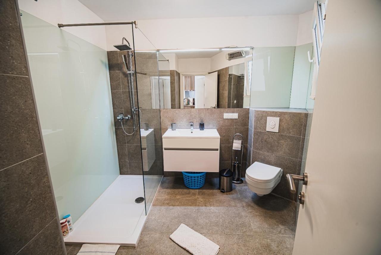 Downtown Luxury Apartments With Hot Tub Водице Екстер'єр фото