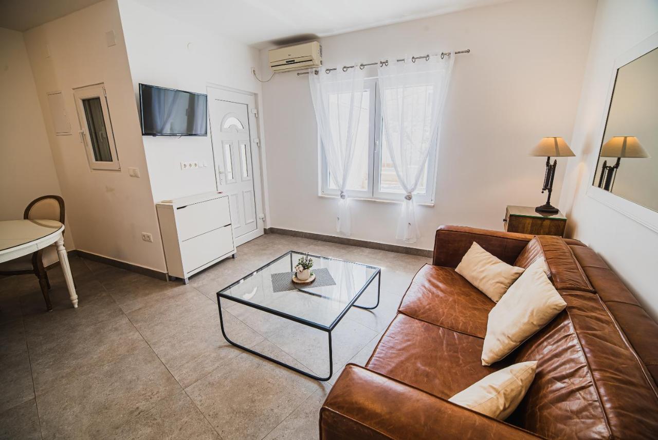 Downtown Luxury Apartments With Hot Tub Водице Екстер'єр фото