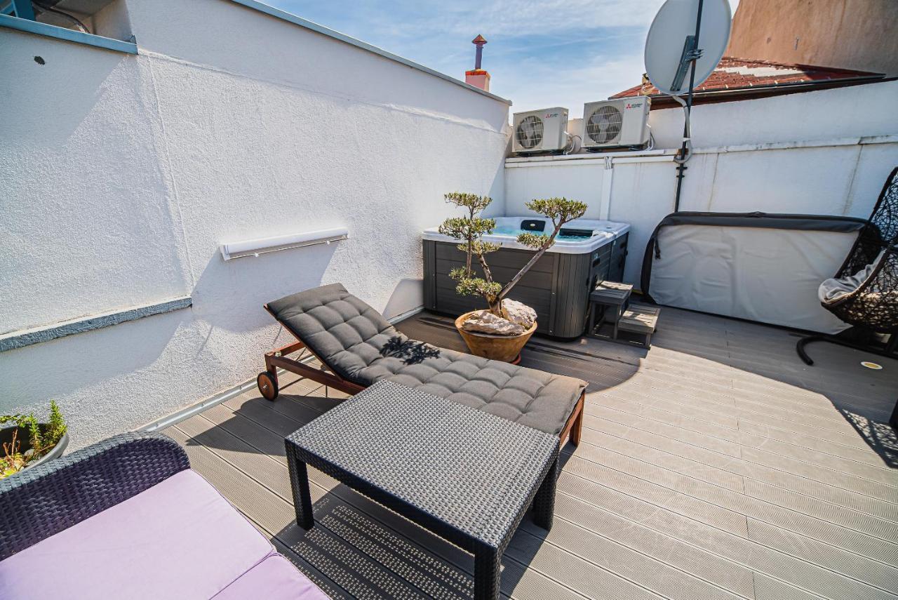 Downtown Luxury Apartments With Hot Tub Водице Екстер'єр фото